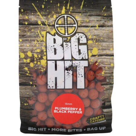 Crafty Catcher Big Hit Boilies 15mm — Plumberry & Black Pepper, 900g — labelled product packaging.